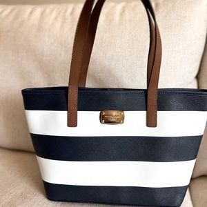 NWT Michael Kors jet set small tote purse